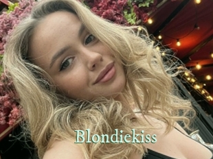 Blondiekiss