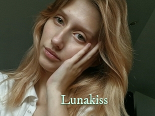 Lunakiss