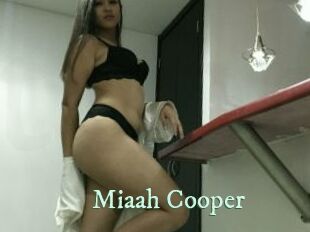 Miaah_Cooper