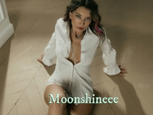 Moonshineee