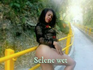 Selene_wet