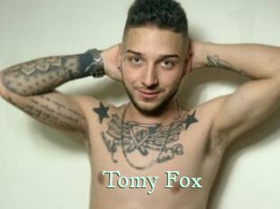 Tomy_Fox